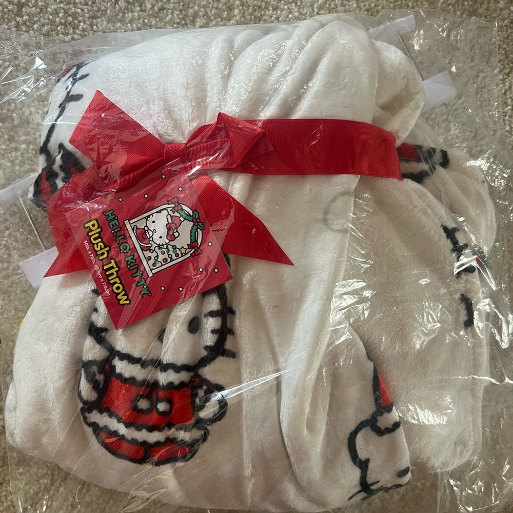 Hello kitty holiday throw